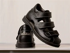 Angulus sandal sort 0673